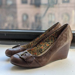 Women's Brown Leather Closed Toe Wedges